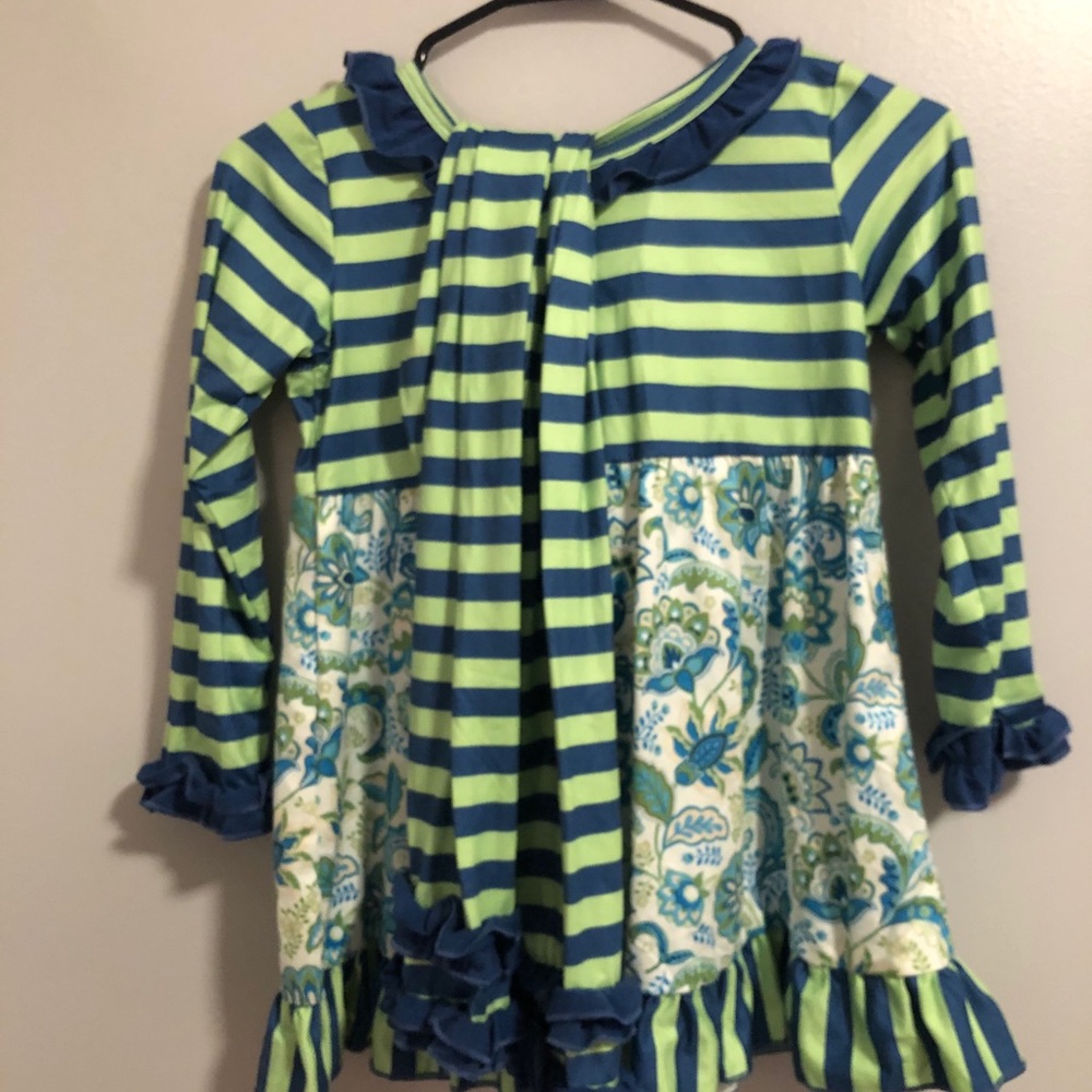 Size 7 Hope and Henry tunic set. No stains.